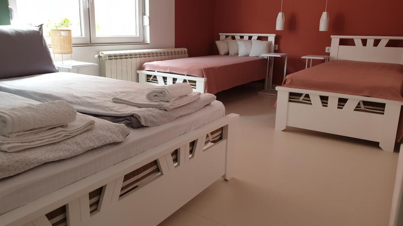 Lovely Private Flats Free Parking Novi Sad Extérieur photo